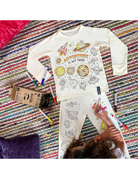 Vyfarbovacie pyžamo VESMÍR
