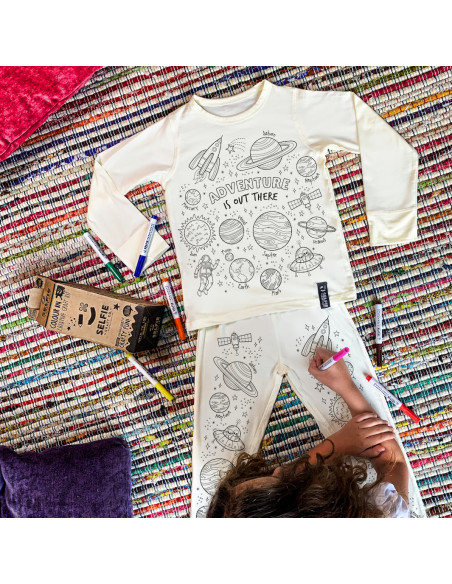 Vyfarbovacie pyžamo VESMÍR